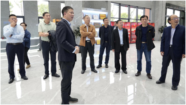 電力行業(yè)標委會專家蒞臨重慶華虹公司參觀指導(dǎo)